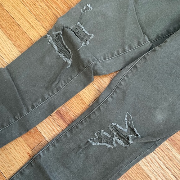 Distressed Olive Abercrombie Jeans 26 - Picture 4 of 6